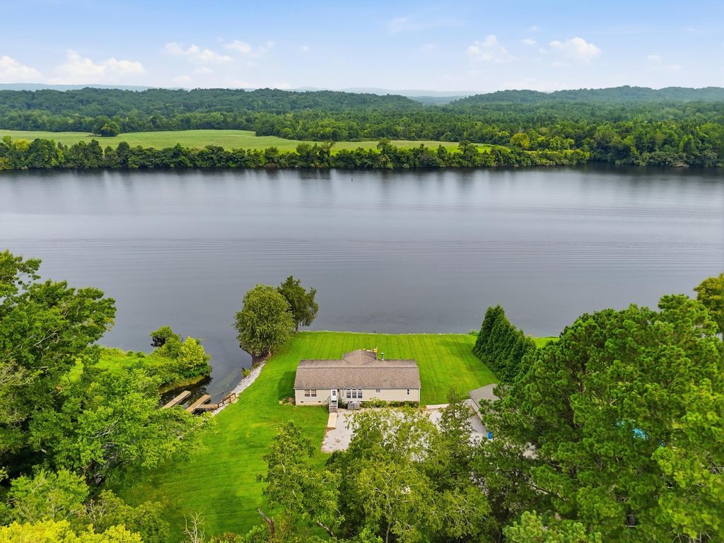 616 Layman Circle, Decatur, TN 37322