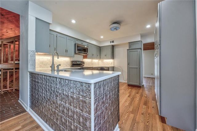 1040 S Wyckford Street, Olathe, KS 66061