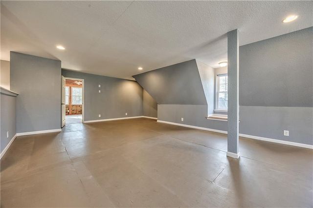 1040 S Wyckford Street, Olathe, KS 66061