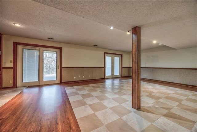 1040 S Wyckford Street, Olathe, KS 66061