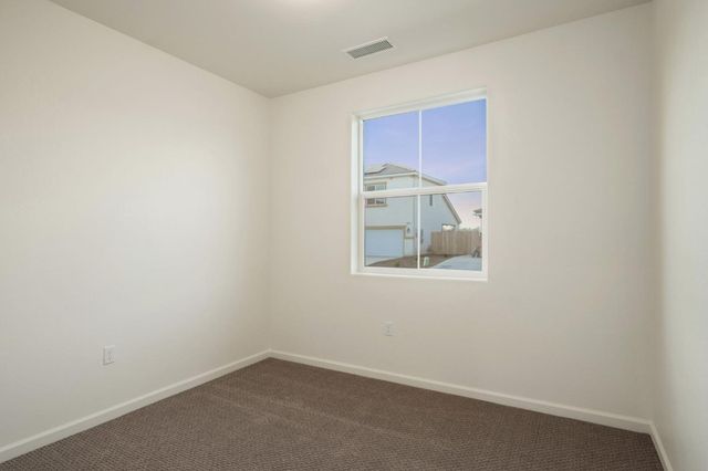 1476 Crimson Way, Dinuba, CA 93618