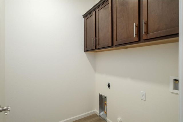 1476 Crimson Way, Dinuba, CA 93618