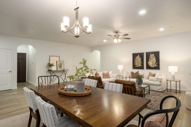 1476 Crimson Way, Dinuba, CA 93618