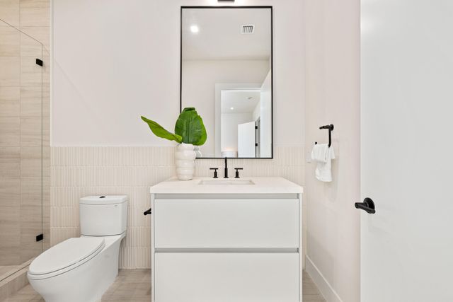 723 Lake Avenue N, Delray Beach, FL 33483