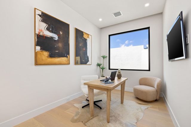 723 Lake Avenue N, Delray Beach, FL 33483