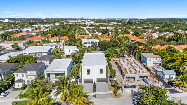 723 Lake Avenue N, Delray Beach, FL 33483