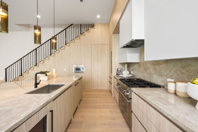 723 Lake Avenue N, Delray Beach, FL 33483