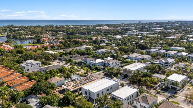 723 Lake Avenue N, Delray Beach, FL 33483