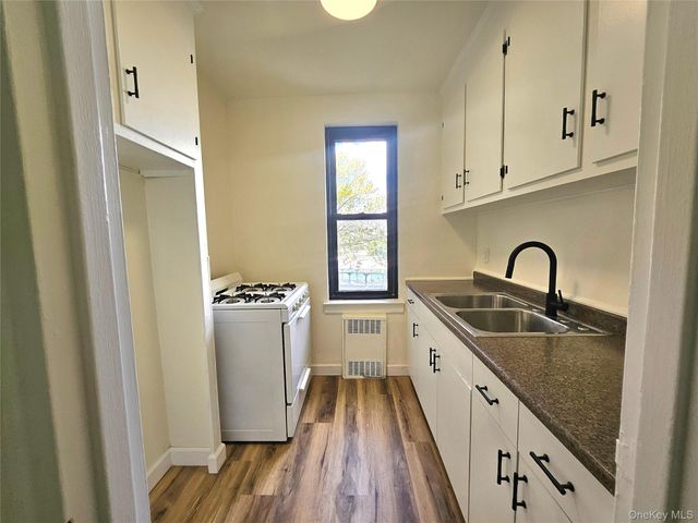 112-24 Northern Boulevard 3E, Corona, NY 11368