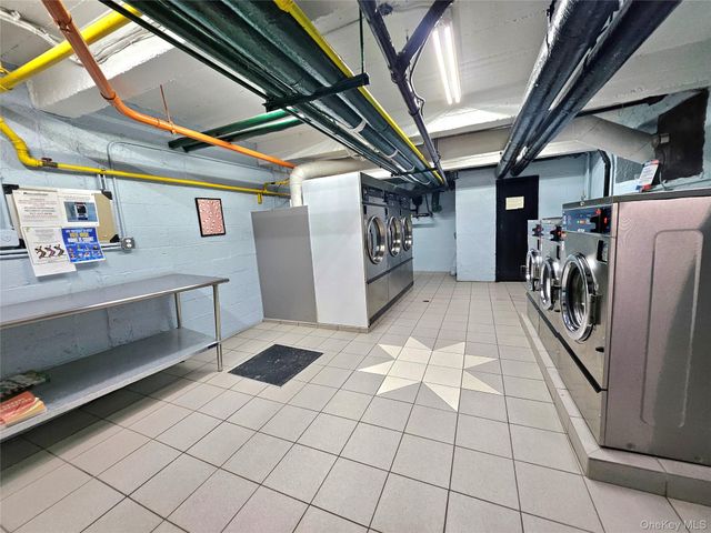 112-24 Northern Boulevard 3E, Corona, NY 11368