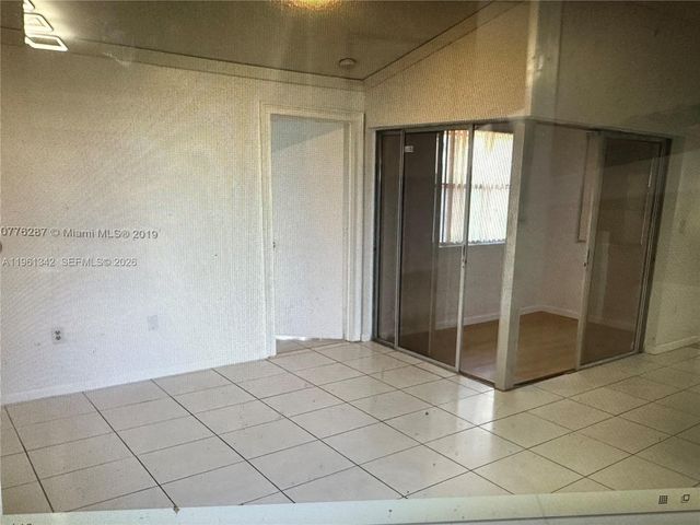 21343 NE 8th Ct 3, Miami, FL 33179