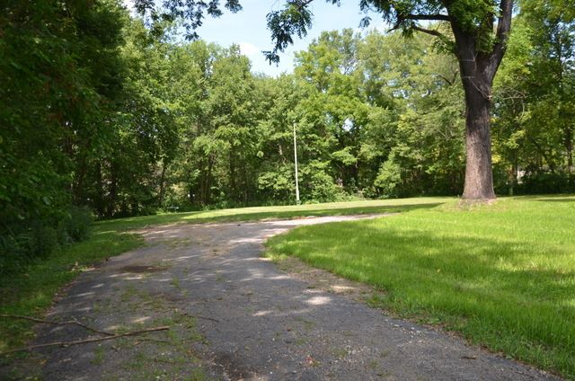 170 Chicago Road, Oswego, IL 60543
