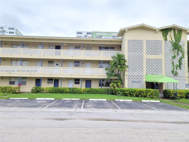 11960 NE 19th Dr 16, North Miami, FL 33181