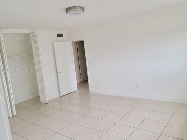 11960 NE 19th Dr 16, North Miami, FL 33181