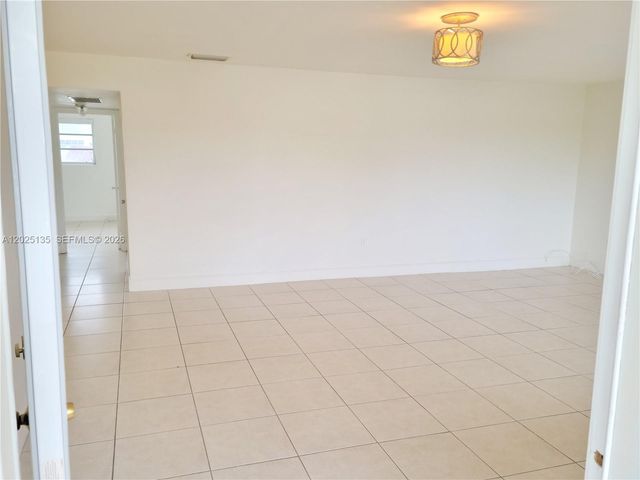 11960 NE 19th Dr 16, North Miami, FL 33181