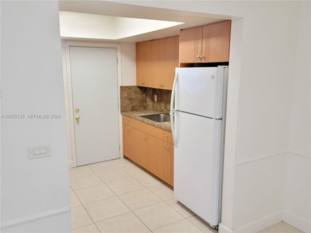 11960 NE 19th Dr 16, North Miami, FL 33181