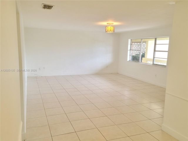 11960 NE 19th Dr 16, North Miami, FL 33181