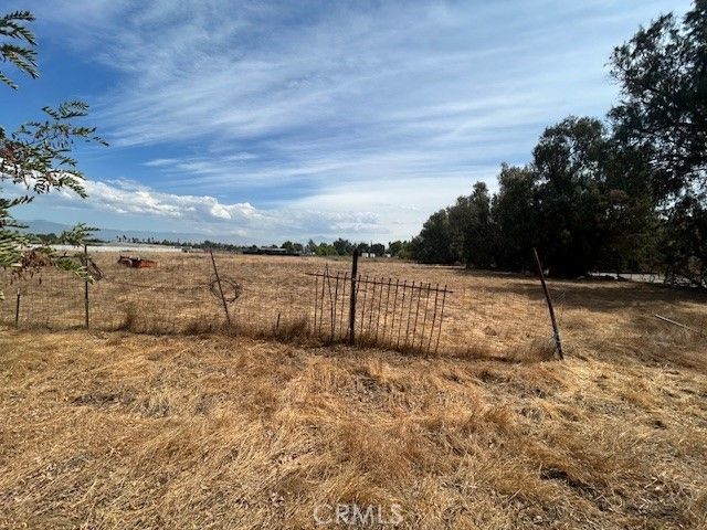 11139 Laurel Avenue, Bloomington, CA 92316