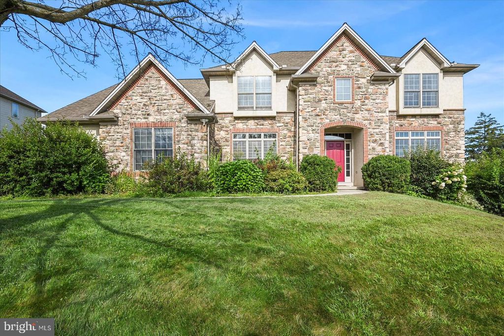 704 GODDARD DR, York, PA 17402