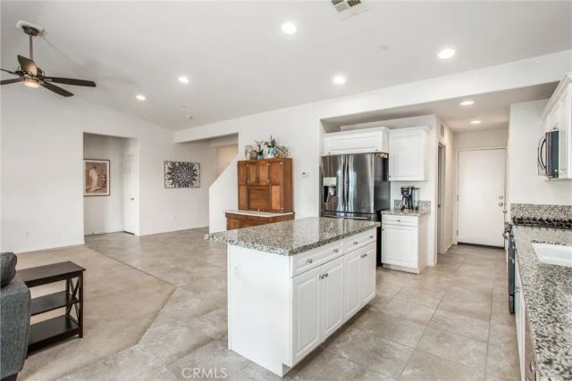 1274 Pinehurst Dr., Calimesa, CA 92320