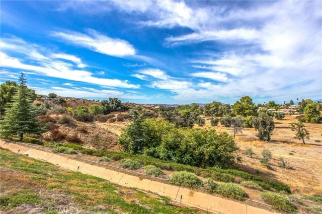 1274 Pinehurst Dr., Calimesa, CA 92320
