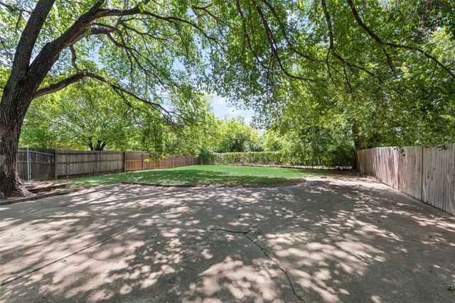 208 E Denton Drive, Euless, TX 76039