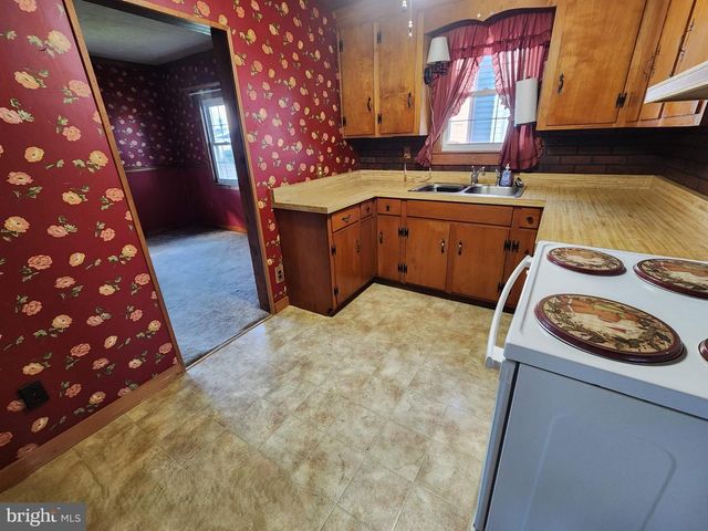 108 WASHINGTON AVE, Bridgeville, DE 19933