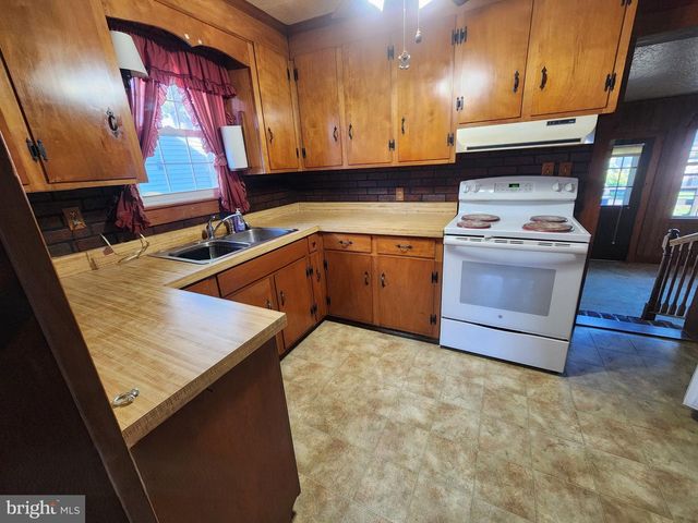 108 WASHINGTON AVE, Bridgeville, DE 19933