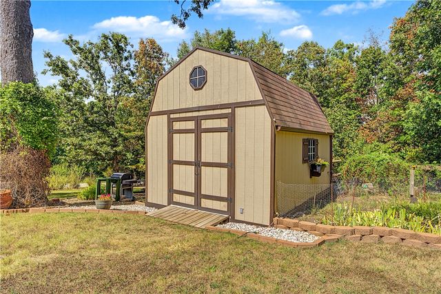 1 McKenzie Drive, Bella Vista, AR 72715