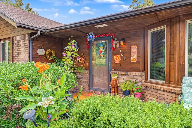 1 McKenzie Drive, Bella Vista, AR 72715