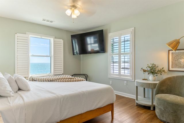 2045 S Waccamaw Dr., Murrells Inlet, SC 29576