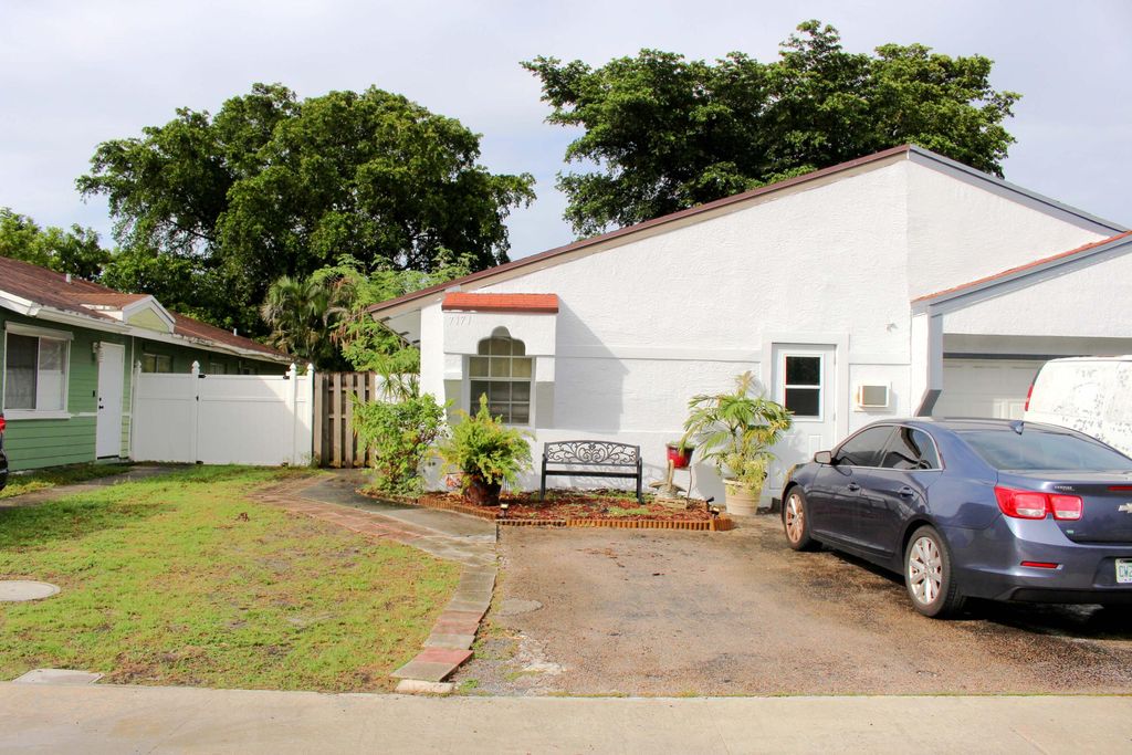 7171 SW 14th Street Back, North Lauderdale, FL 33068