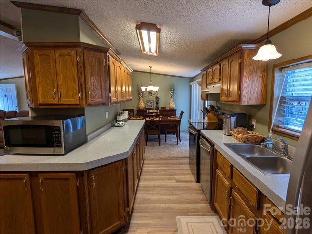 6846 Potter Road, Matthews, NC 28104