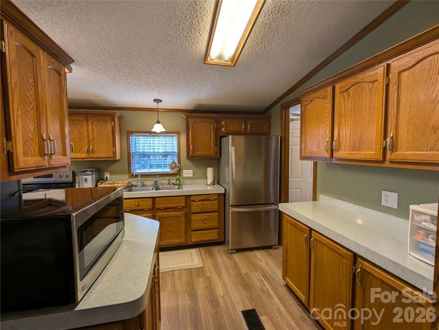 6846 Potter Road, Matthews, NC 28104