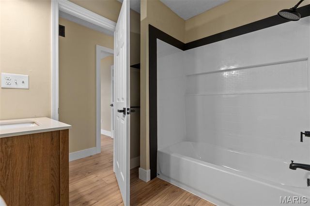 904 W Miller Drive, Staunton, IL 62088