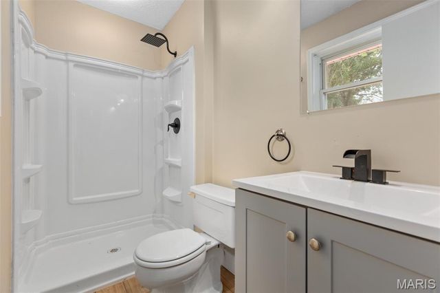 904 W Miller Drive, Staunton, IL 62088