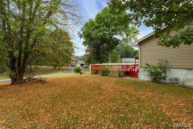 904 W Miller Drive, Staunton, IL 62088