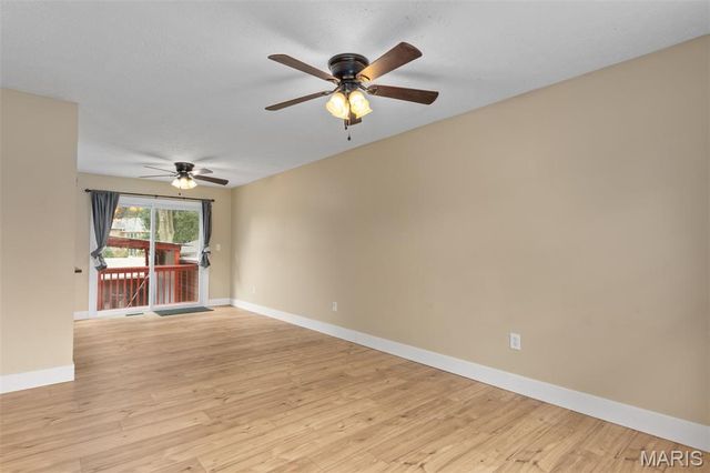 904 W Miller Drive, Staunton, IL 62088