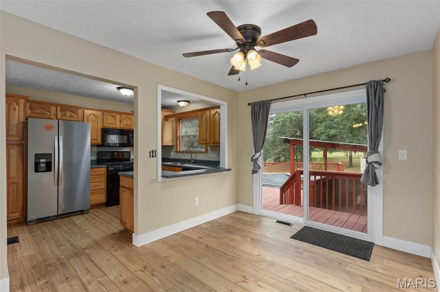 904 W Miller Drive, Staunton, IL 62088