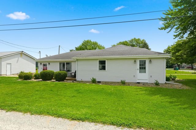 11405 Edgewater Avenue, Hoagland, IN 46745