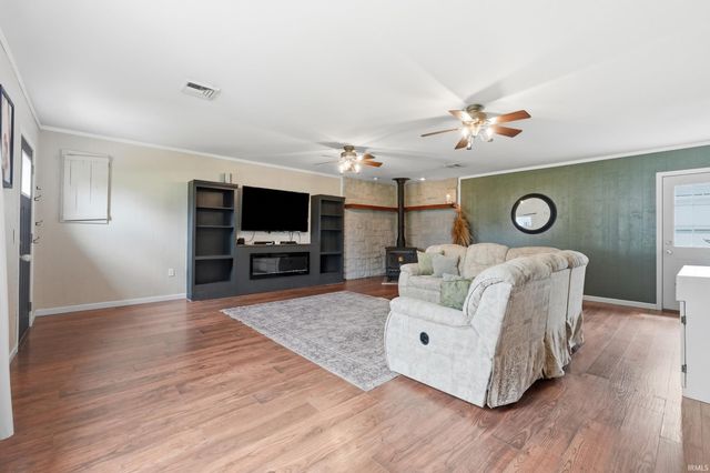 11405 Edgewater Avenue, Hoagland, IN 46745