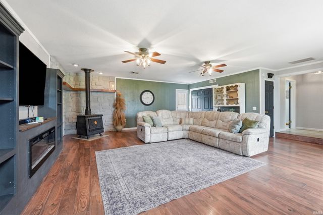 11405 Edgewater Avenue, Hoagland, IN 46745