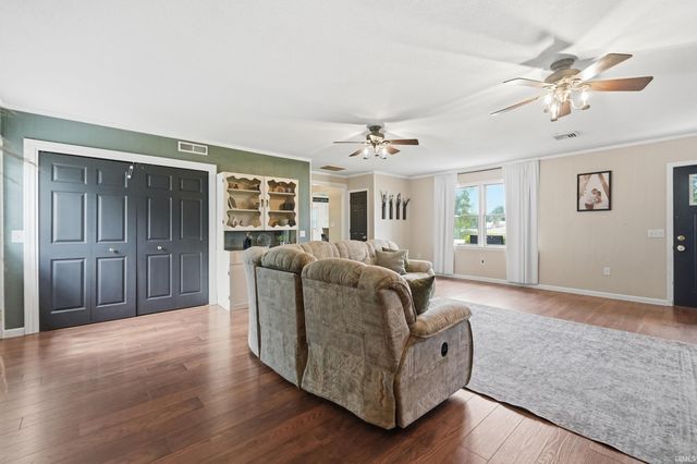 11405 Edgewater Avenue, Hoagland, IN 46745