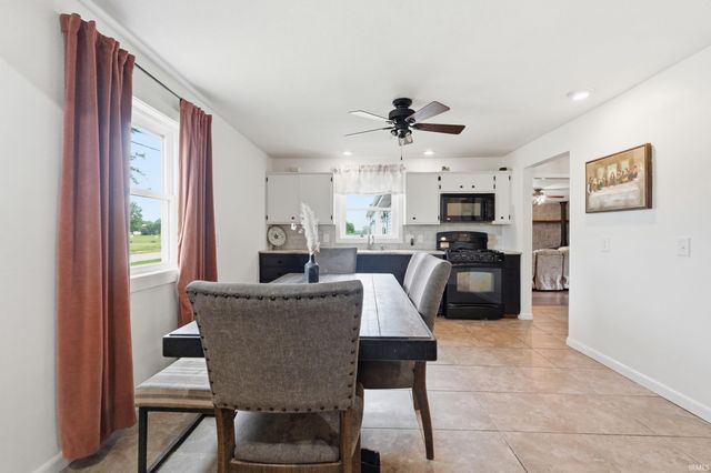 11405 Edgewater Avenue, Hoagland, IN 46745