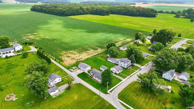 11405 Edgewater Avenue, Hoagland, IN 46745