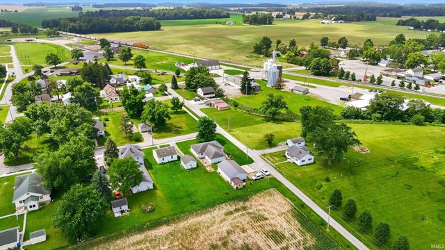 11405 Edgewater Avenue, Hoagland, IN 46745
