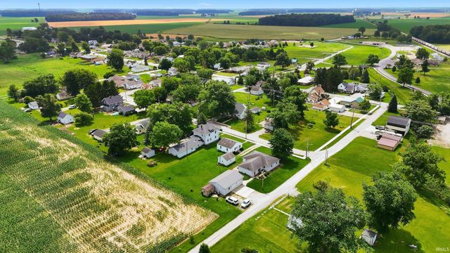 11405 Edgewater Avenue, Hoagland, IN 46745