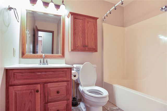 547 Cresthaven Dr, Plum Boro, PA 15239