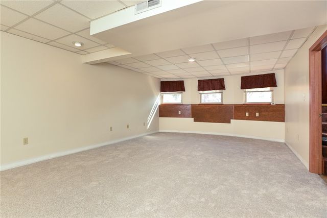 547 Cresthaven Dr, Plum Boro, PA 15239