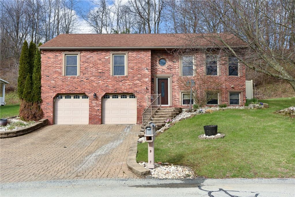 547 Cresthaven Dr, Plum Boro, PA 15239